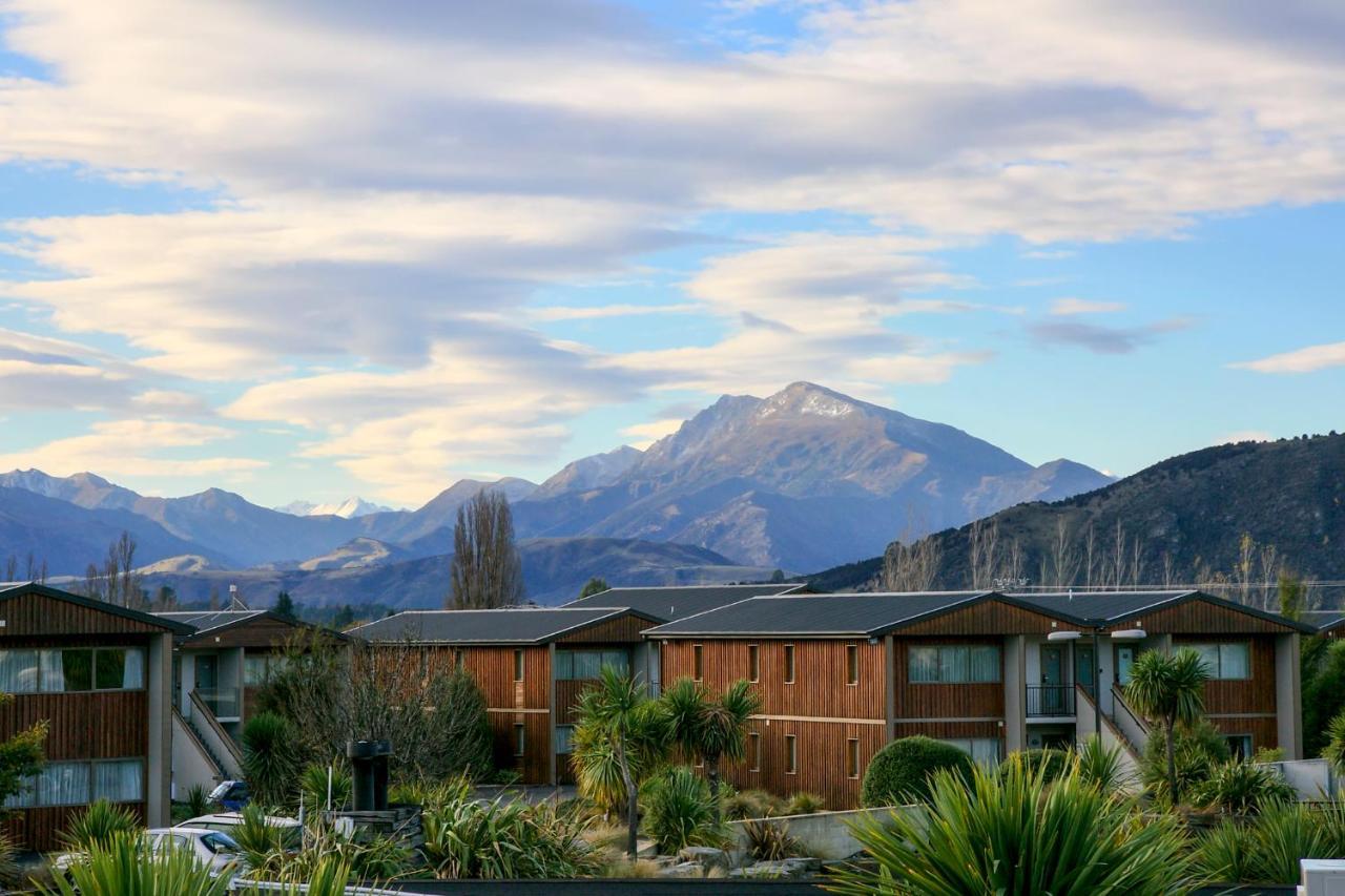 Mountain Range Retreat Apartment Wanaka Bagian luar foto