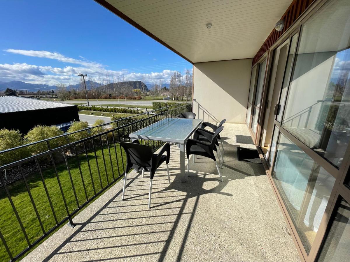 Mountain Range Retreat Apartment Wanaka Bagian luar foto